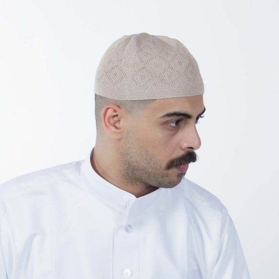 صورة طاقية رجالي لون بيج